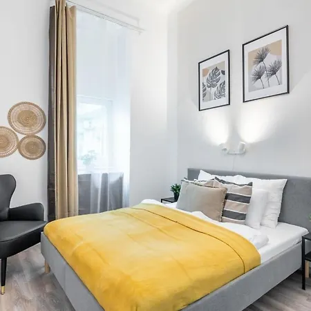 Ultra Apartment *