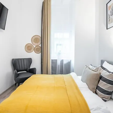 Ultra Apartment *